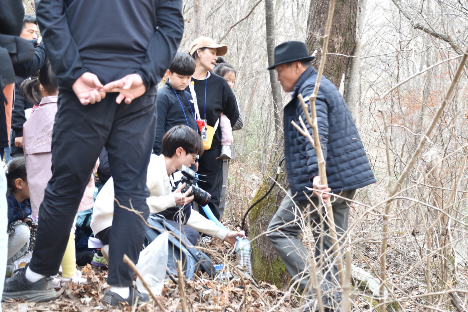 숲 탐험대-고로쇠 숲길 체험!운장산 숲길을 따라 나서는 고로쇠 탐험대의 발걸음.아이들과 함께 숲 해설을 듣고, 고로쇠 나무를 직접 만나며 자연 속에서 배우는 시간입니다.바람, 나뭇잎, 졸졸 흐르는 물소리가 힐링이 되는 특별한 숲 체험 코스입니다.
