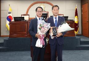 전춘성 진안군수, 첫 전북도민체전 성공 개최 공로 감사패 받아